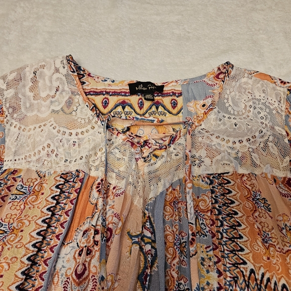 Melissa Paige blouse - Picture 4 of 9